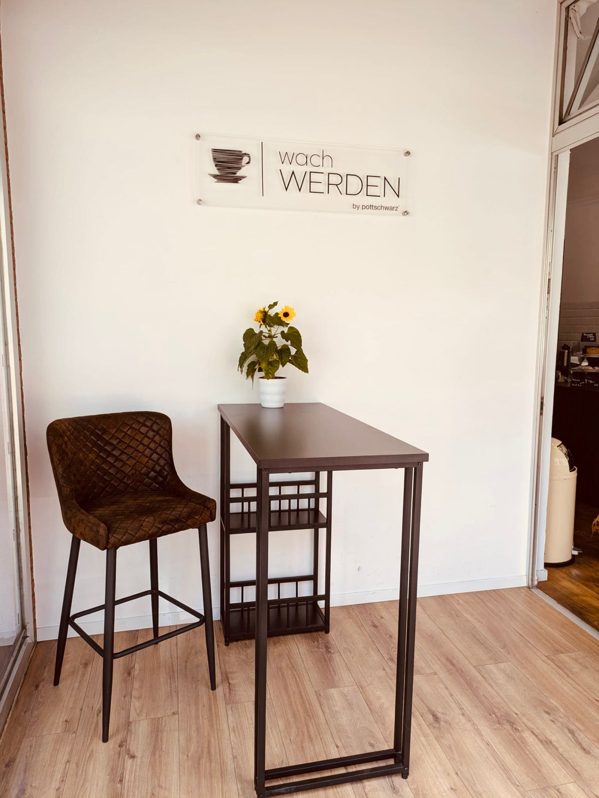 wach WERDEN Essen Café pottschwarz